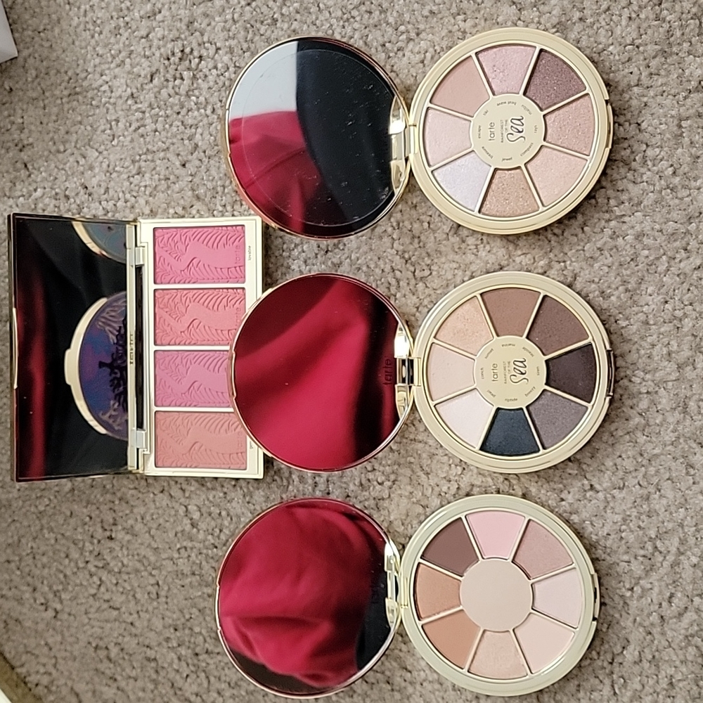 Tarte eyeshadow and blush bundle